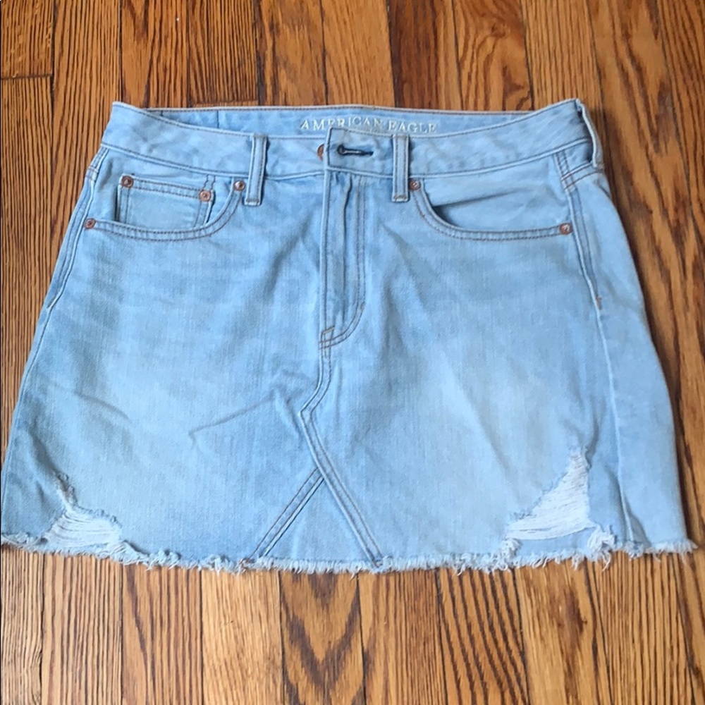 American Eagle light wash jean skirt